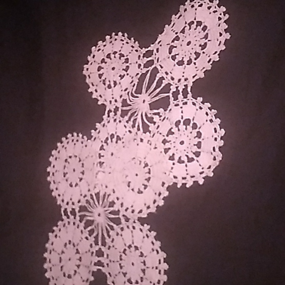 Vintage Handmade Crochet Doily Set (2)